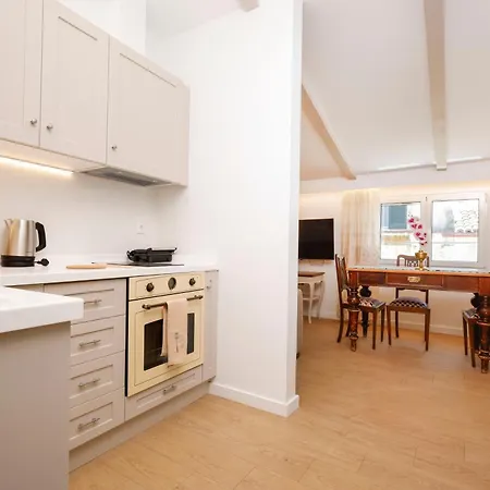 Apartman Arco Collection *