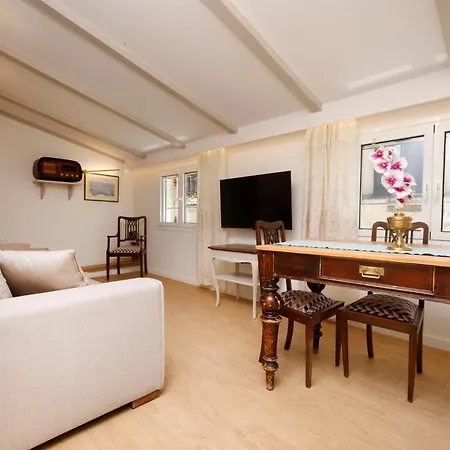 Arco Collection * Corfu (city)